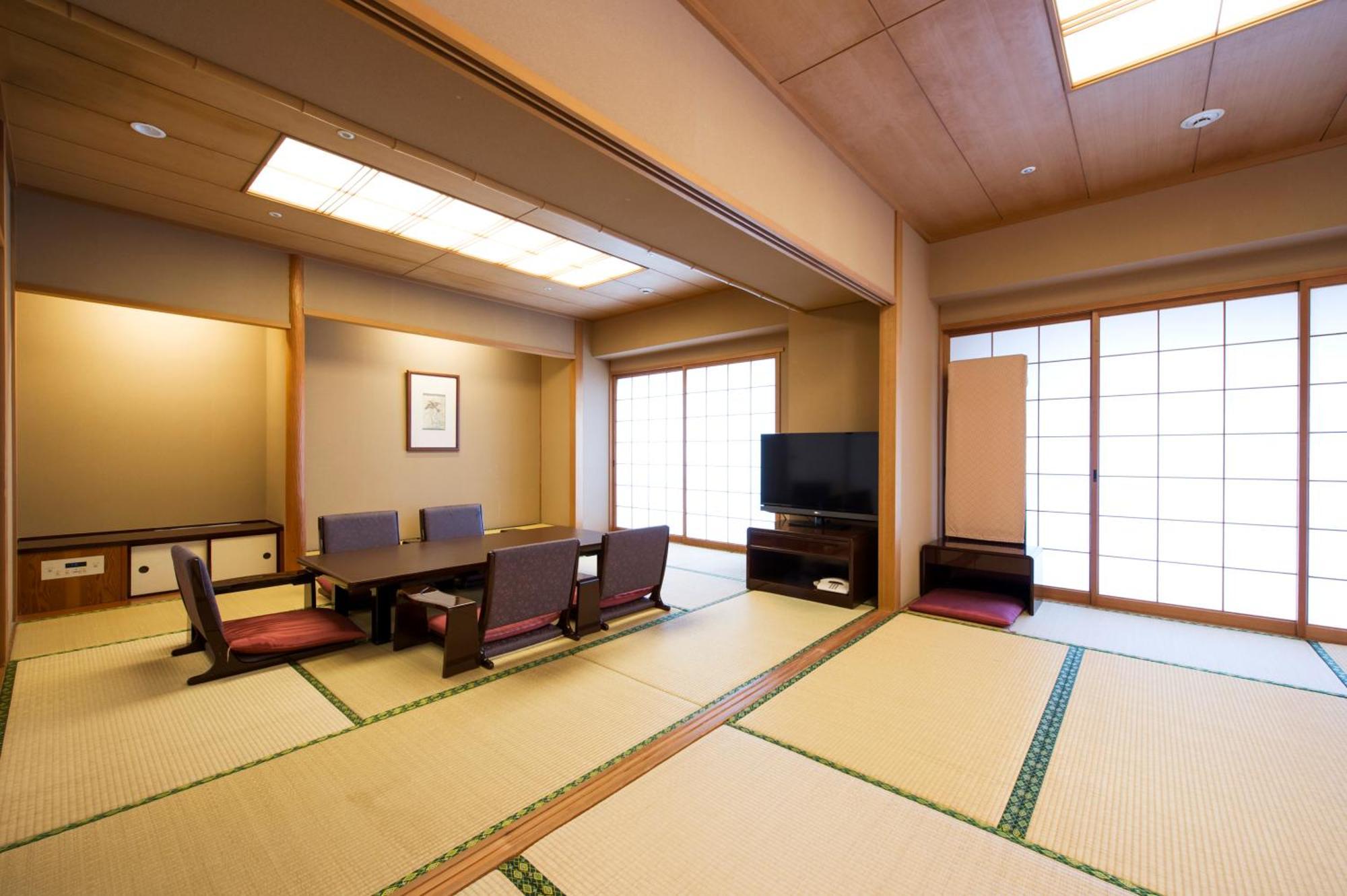Hotel Okura Jr Huis Ten Bosch Сасебо Экстерьер фото A tatami room at a hotel in Japan