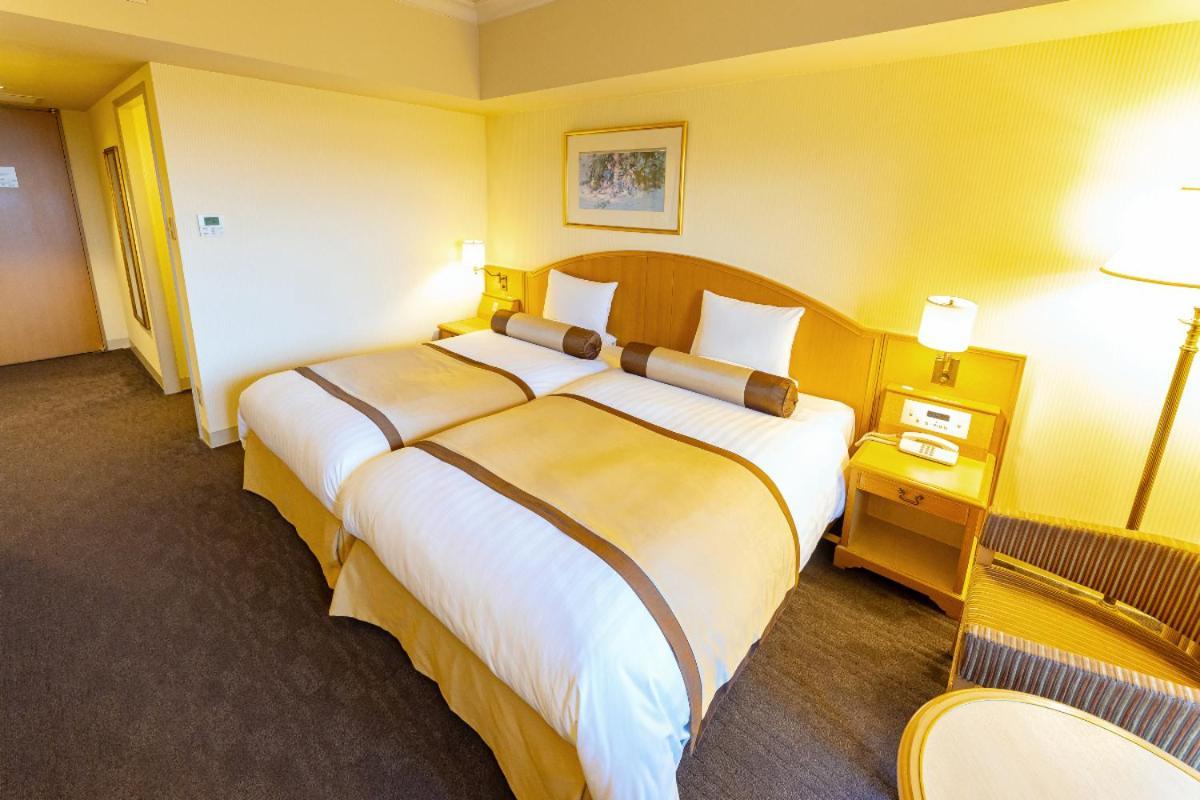 Hotel Okura Jr Huis Ten Bosch Сасебо Экстерьер фото A typical hotel room