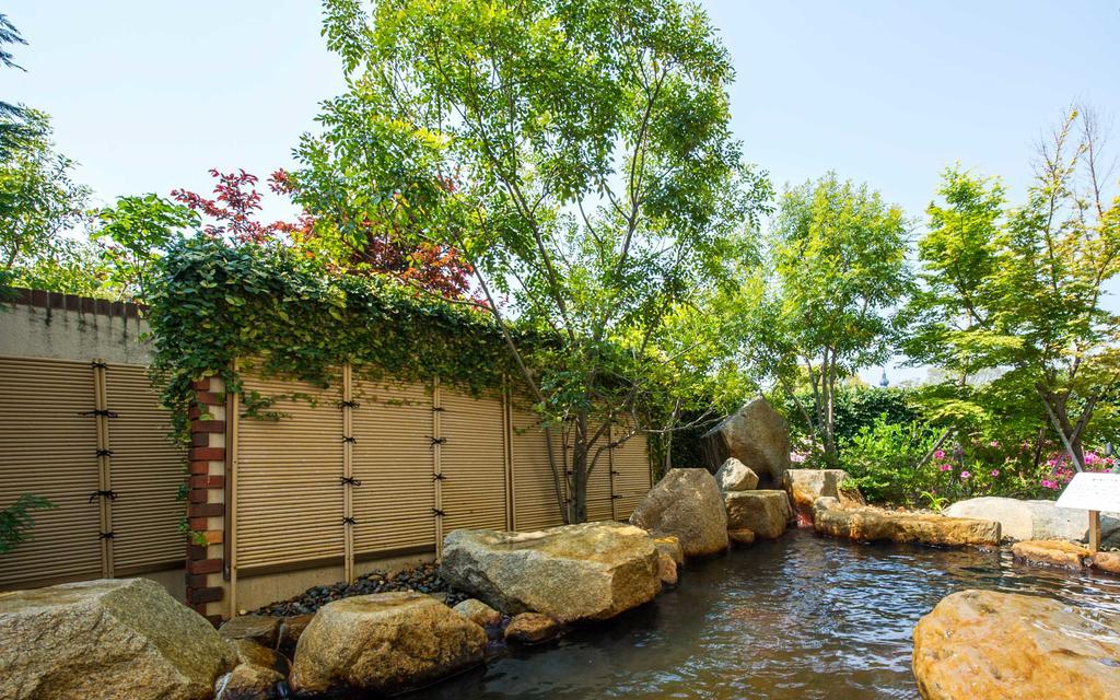 Hotel Okura Jr Huis Ten Bosch Сасебо Экстерьер фото The Japanese garden