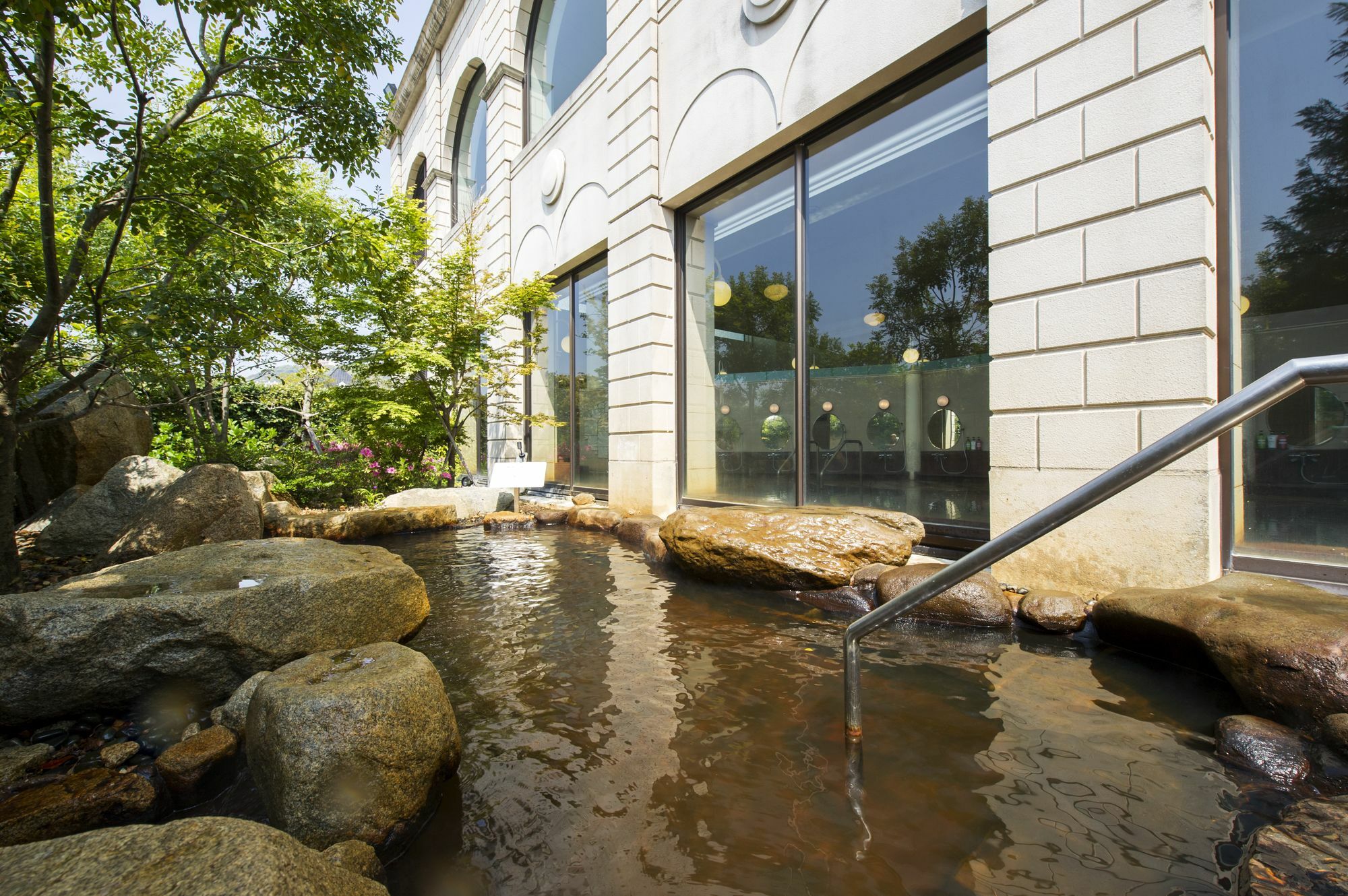 Hotel Okura Jr Huis Ten Bosch Сасебо Экстерьер фото A foot bath in Tokyo